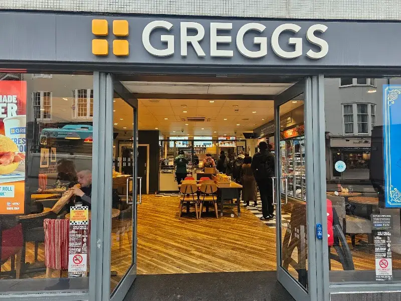 Greggs Brighton 96/99 Queens Road