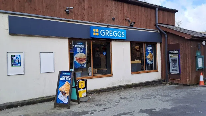 Greggs Doldowlod Halt A470 Llanwrthwl