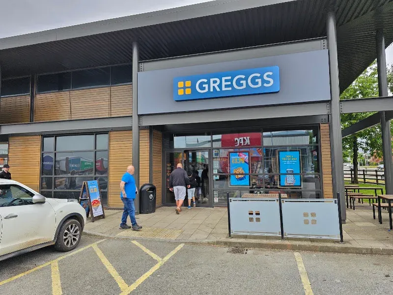 Greggs Uttoxeter UR1 Dovefields Retail Park Town Meadows Way