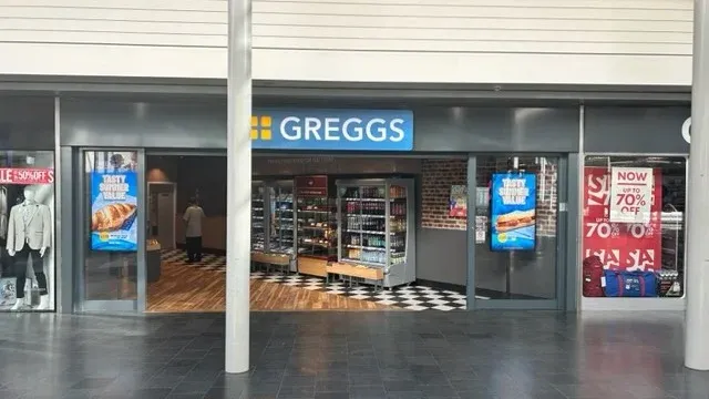 Greggs Warrington U88 Golden Square Shopping Centre The Mall